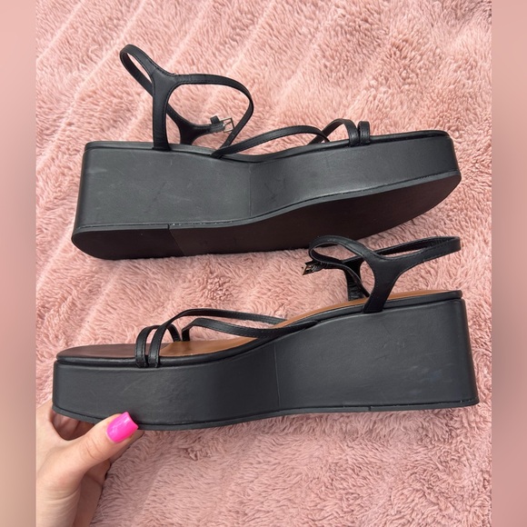 Reformation Zolanda Platform Sandal - Picture 2 of 14
